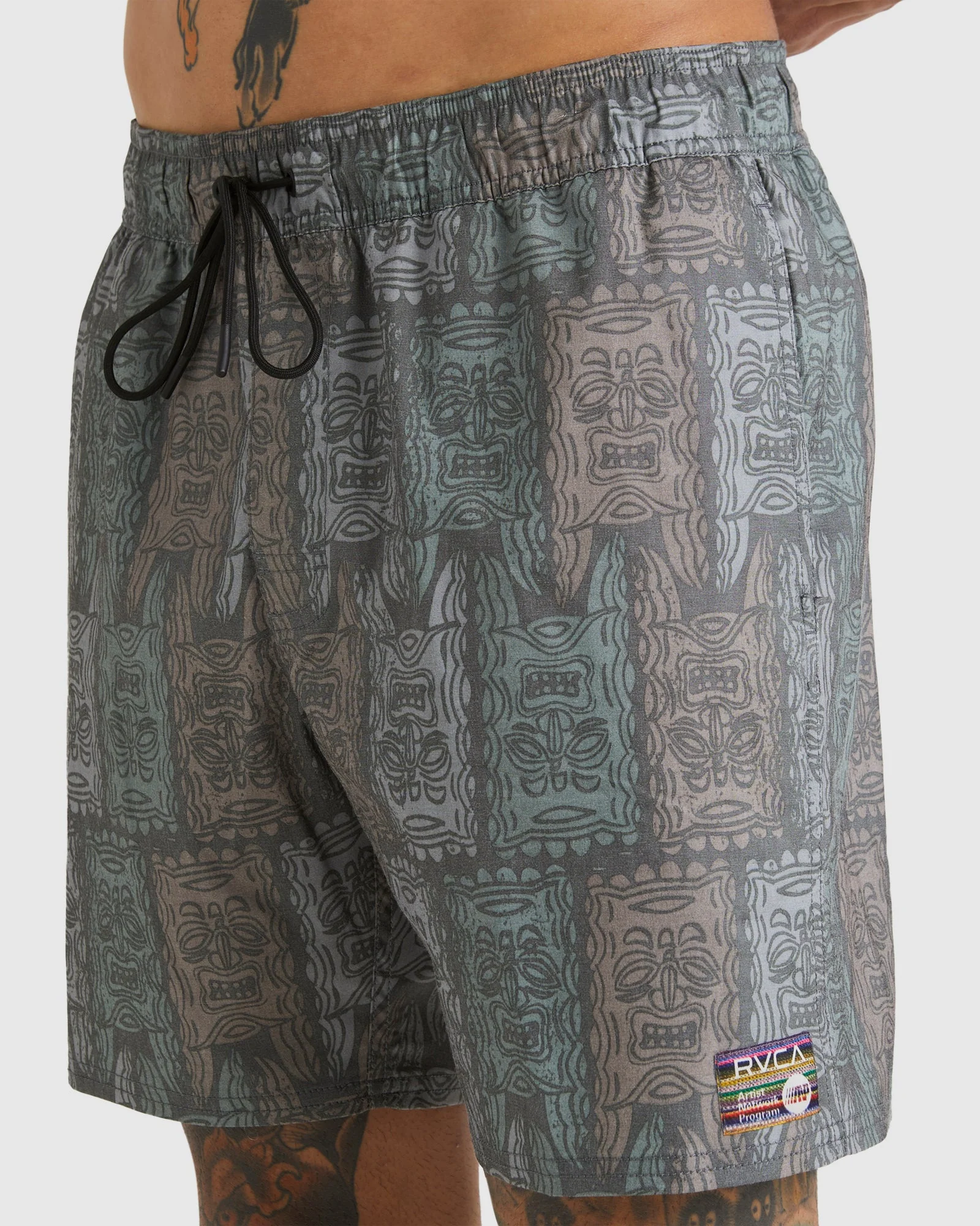 Mens Oblow Tapa  17"Elastic Boardshorts - Image 4