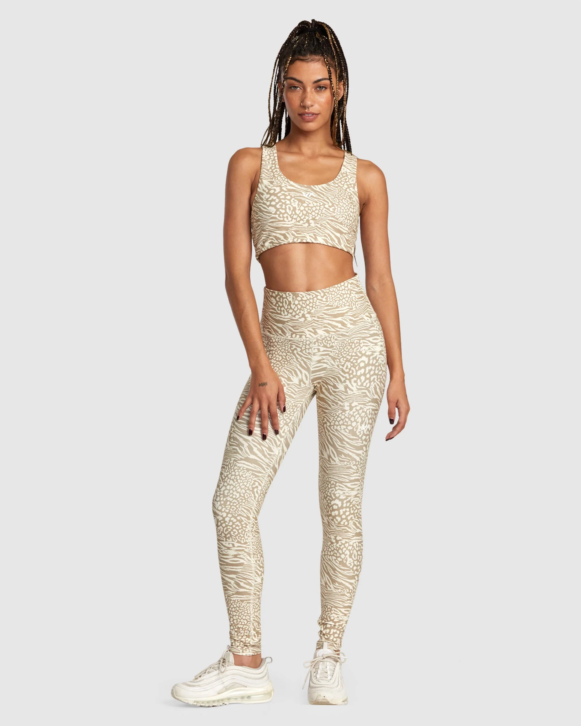 Womens VA Essential Mid Support Bra - Image 5