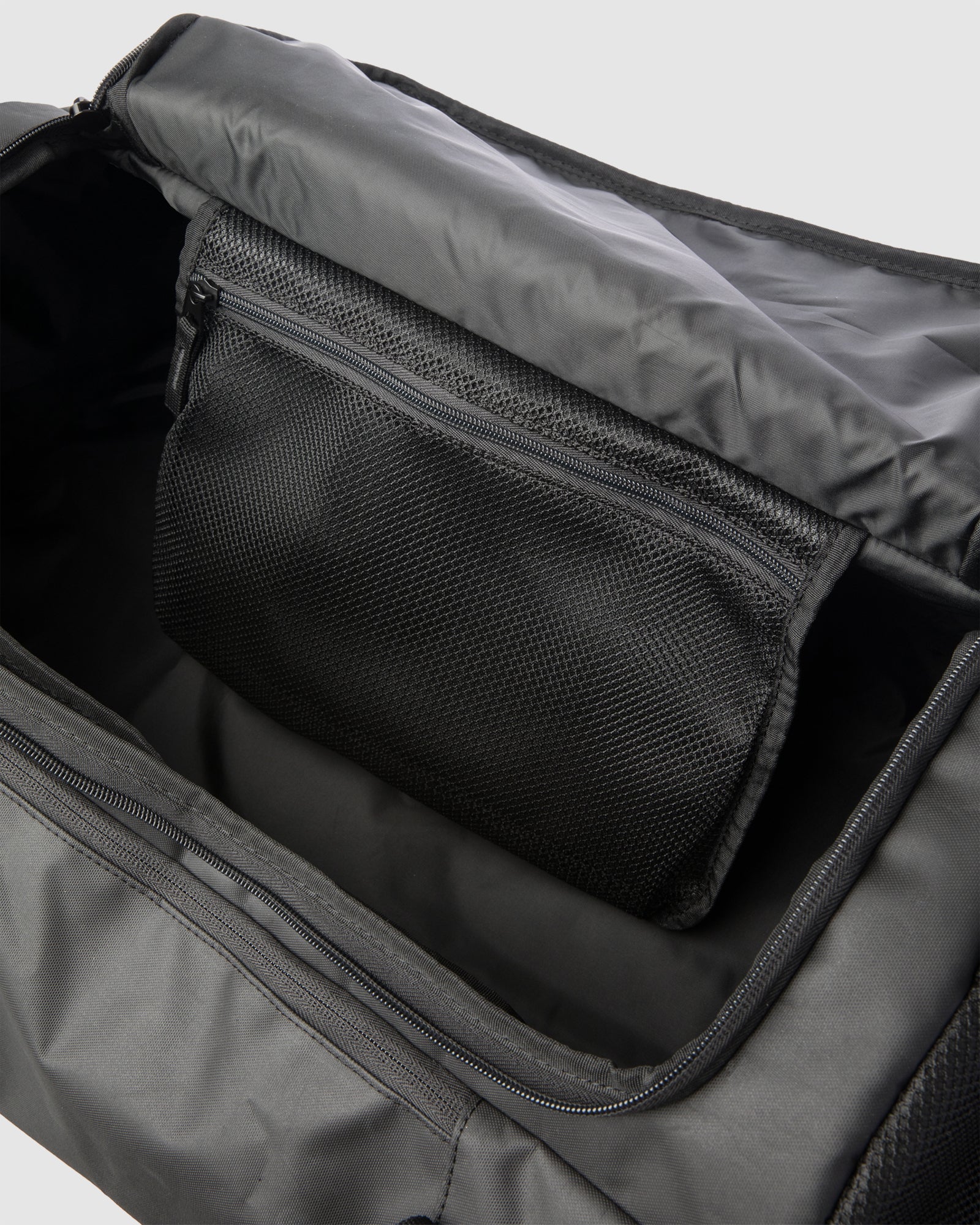 Mens VA Gear Bag - Image 4